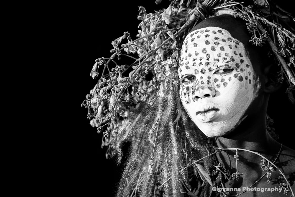 AYANA - Young Suri girl (BLACK & WHITE)