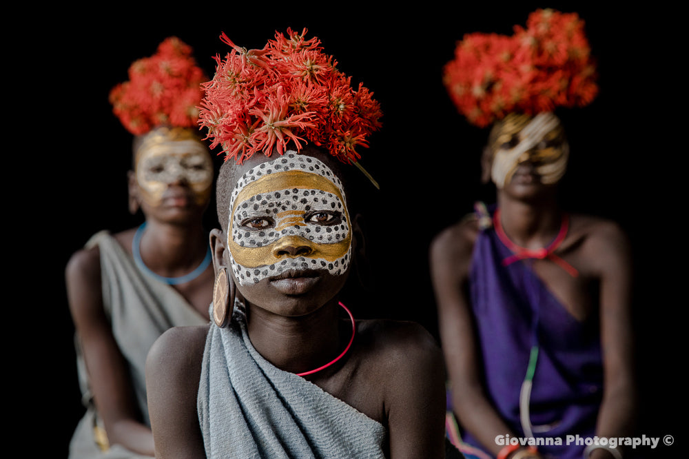 SURI TRIBE - Red flowers