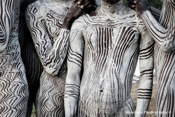 BODY ART - Suri boys with painted body art 2